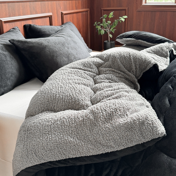 91家纺网 家纺一手货源 找家纺 吉祥家纺 2023新款牛奶绒羊羔绒春秋被冬被被芯跨境电商爆款纯黑+灰