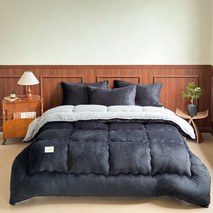 91家纺网 家纺一手货源 找家纺 吉祥家纺 2023新款牛奶绒羊羔绒春秋被冬被被芯跨境电商爆款纯黑+灰