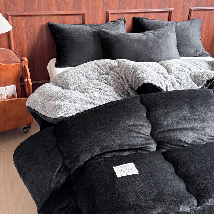 91家纺网 家纺一手货源 找家纺 吉祥家纺 2023新款牛奶绒羊羔绒春秋被冬被被芯跨境电商爆款纯黑+灰