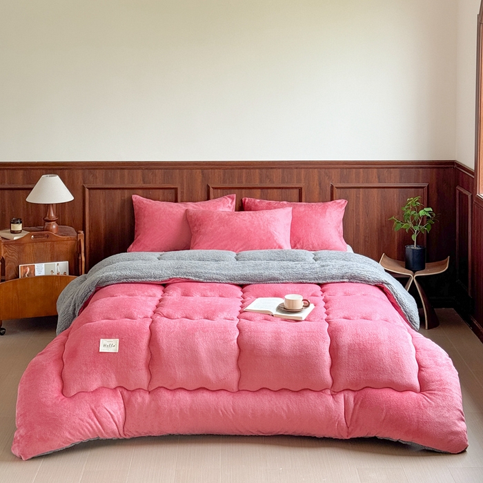 91家纺网 家纺一手货源 找家纺 吉祥家纺 2023新款牛奶绒羊羔绒春秋被冬被被芯跨境电商爆款豆沙+灰