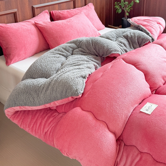 91家纺网 家纺一手货源 找家纺 吉祥家纺 2023新款牛奶绒羊羔绒春秋被冬被被芯跨境电商爆款豆沙+灰