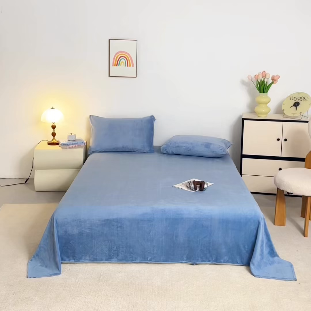 91家纺网 家纺一手货源 找家纺 曼町家居 2025新款高克重牛奶绒床单单床单床单单件 雾蓝