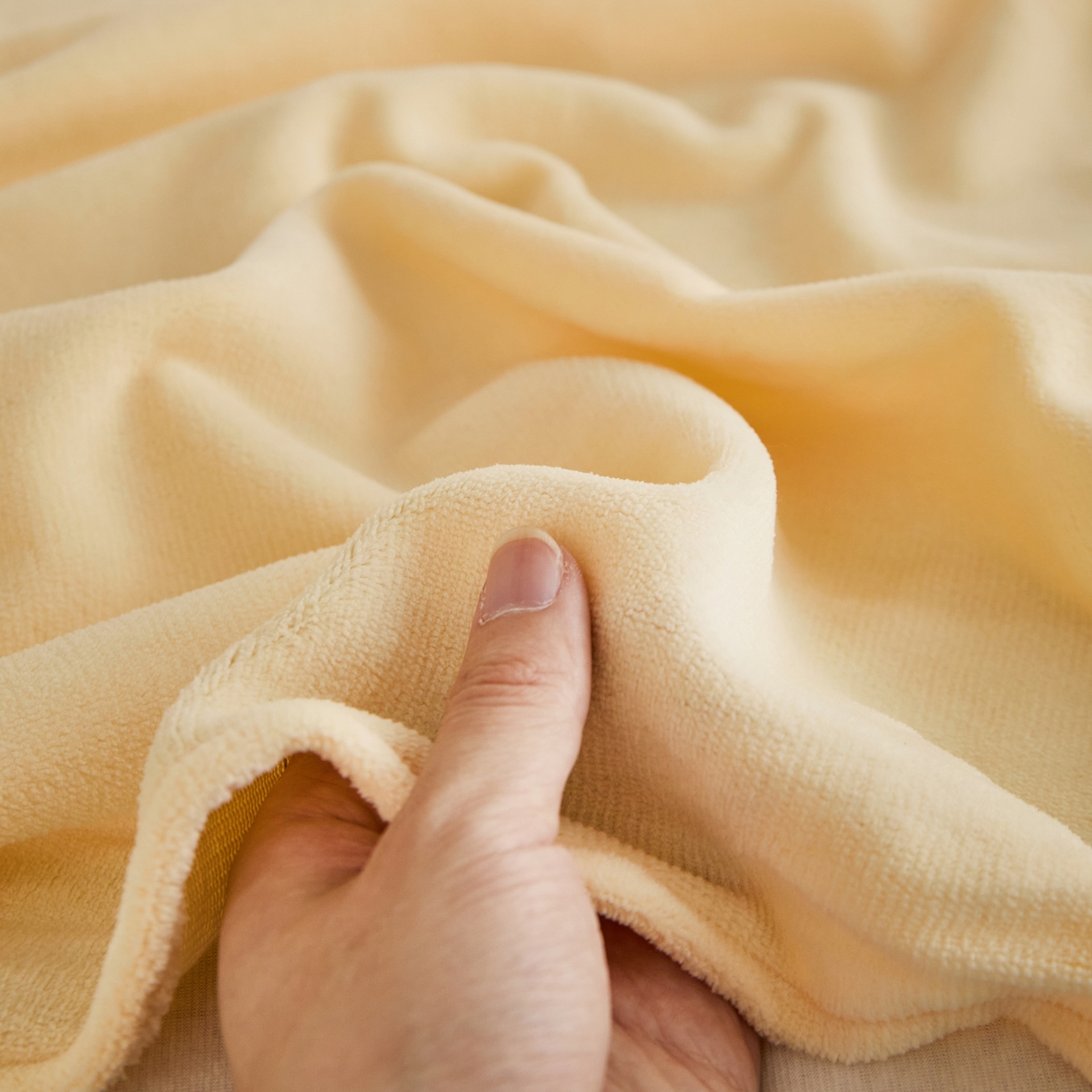 91家纺网 家纺一手货源 找家纺 曼町家居 2025新款高克重牛奶绒床单单床单床单单件 芝士黄