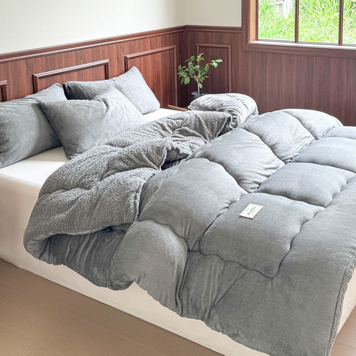 91家纺网 家纺一手货源 找家纺 吉祥家纺 2023新款牛奶绒羊羔绒春秋被冬被被芯跨境电商爆款绅士灰+灰