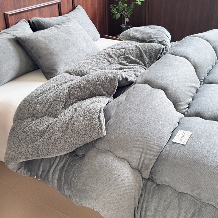 91家纺网 家纺一手货源 找家纺 吉祥家纺 2023新款牛奶绒羊羔绒春秋被冬被被芯跨境电商爆款绅士灰+灰