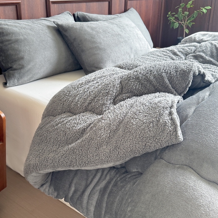 91家纺网 家纺一手货源 找家纺 吉祥家纺 2023新款牛奶绒羊羔绒春秋被冬被被芯跨境电商爆款绅士灰+灰