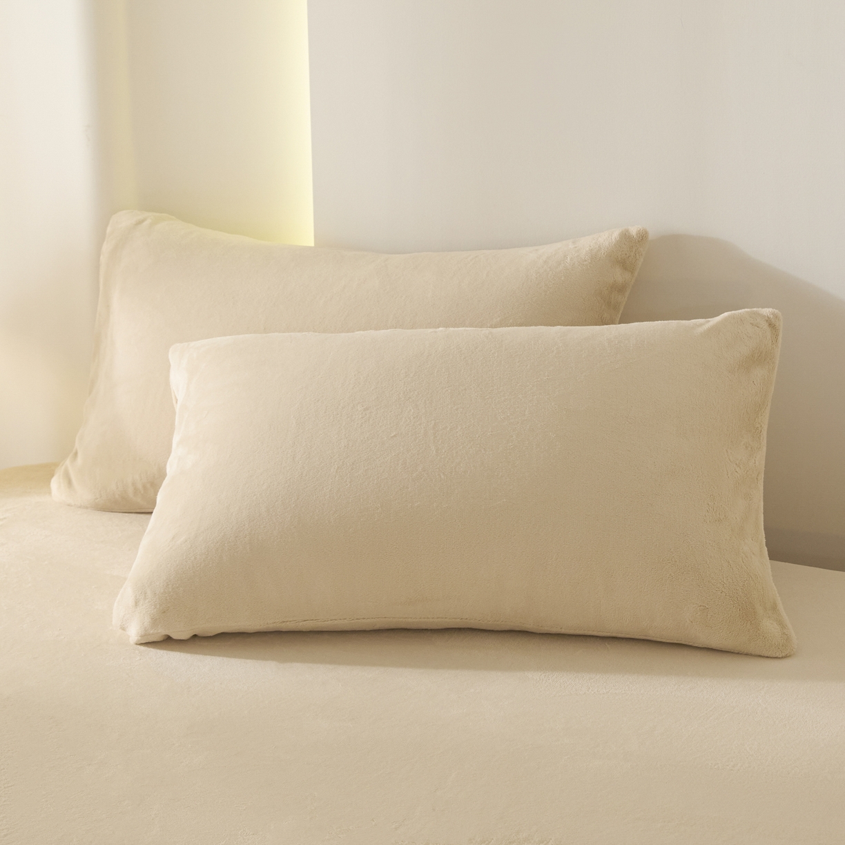 91家纺网 家纺一手货源 找家纺 酱子 2025新款牛奶绒简约纯色床笠 米杏-cl