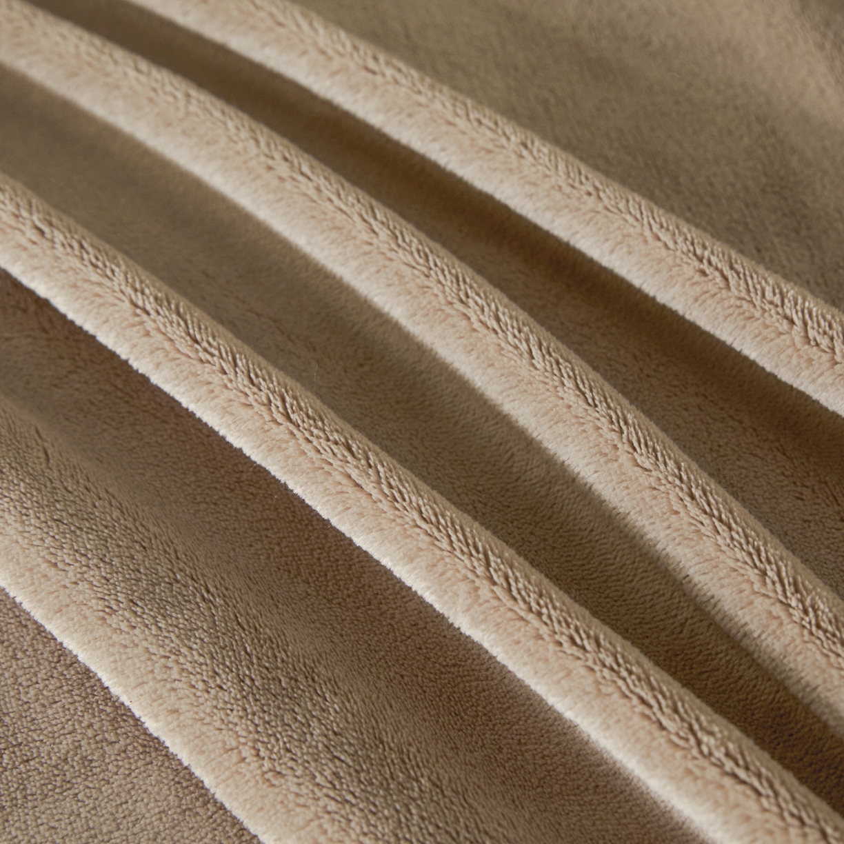 91家纺网 家纺一手货源 找家纺 酱子 2025新款牛奶绒简约纯色床笠 奶茶咖-cl