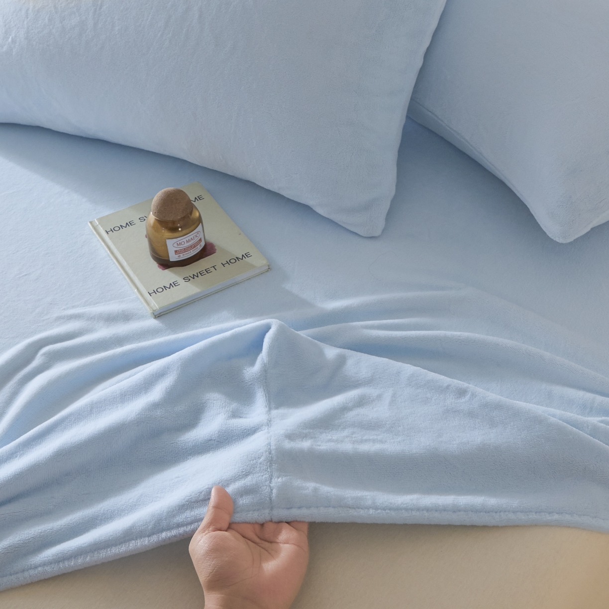 91家纺网 家纺一手货源 找家纺 酱子 2025新款牛奶绒简约纯色床笠 奶蓝-cl