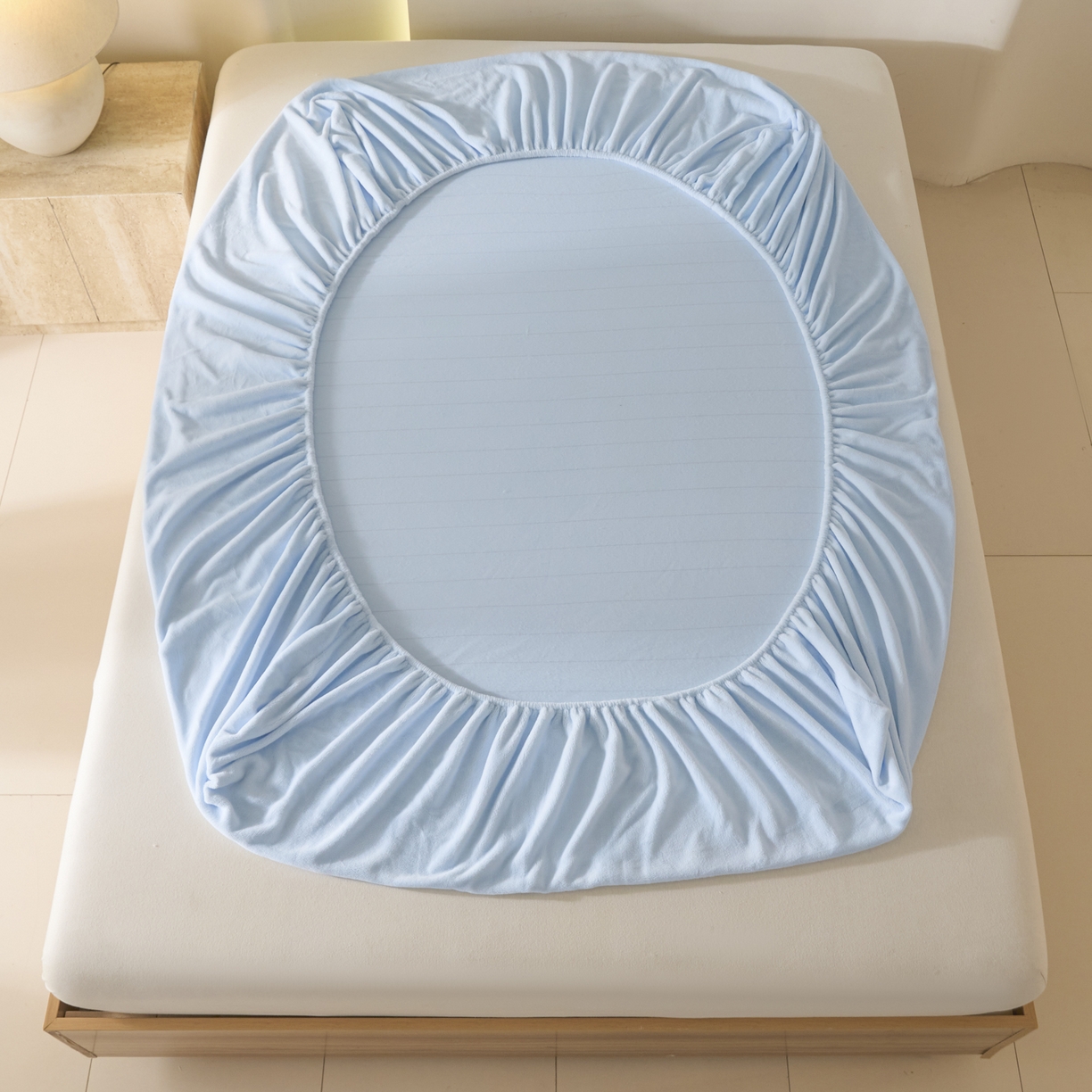 91家纺网 家纺一手货源 找家纺 酱子 2025新款牛奶绒简约纯色床笠 奶蓝-cl