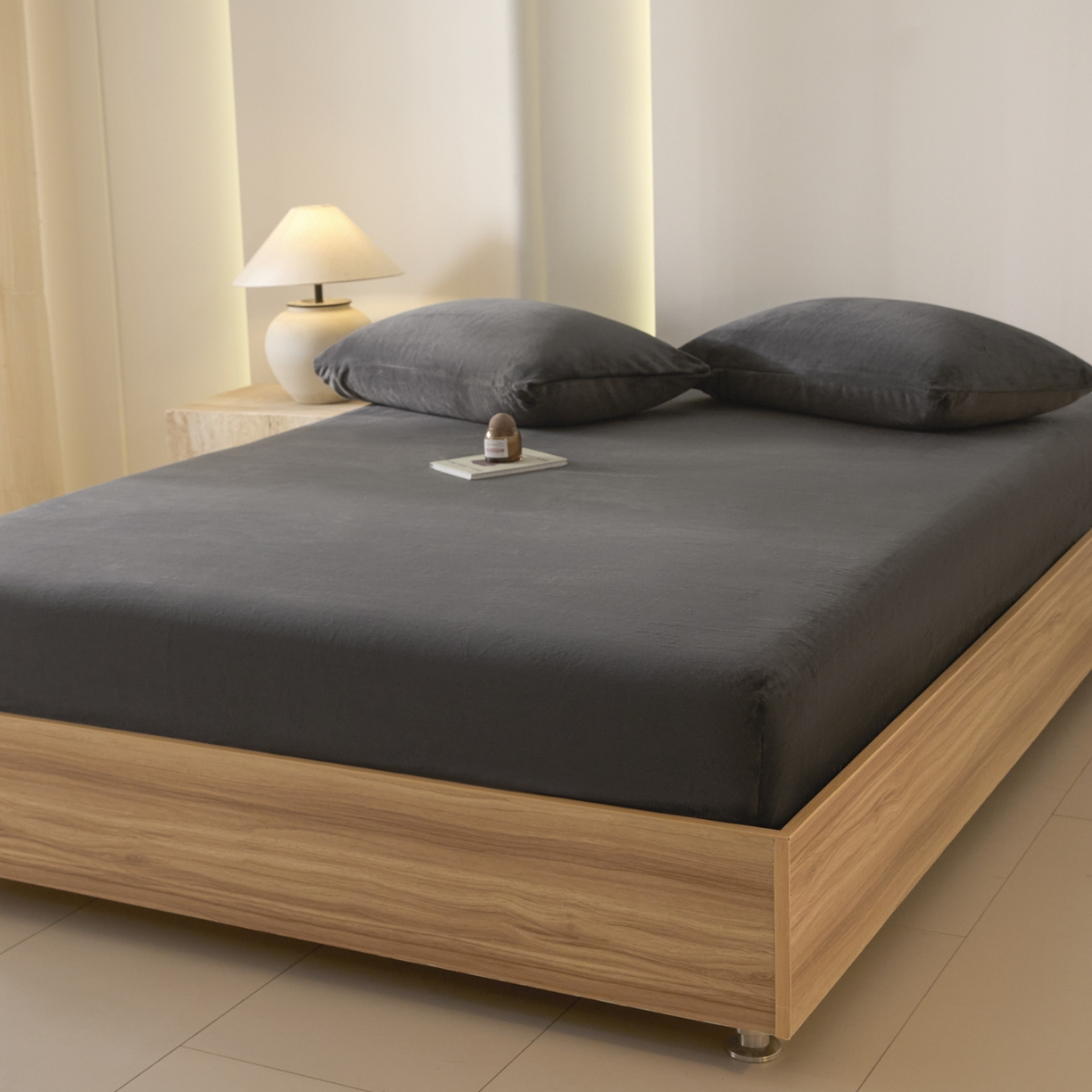 91家纺网 家纺一手货源 找家纺 酱子 2025新款牛奶绒简约纯色床笠 深灰-cl