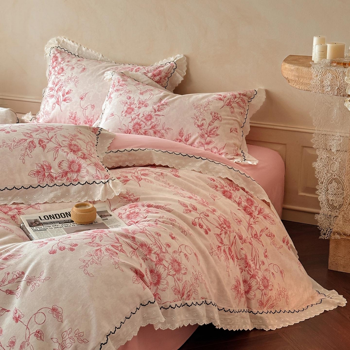 91家纺网 家纺一手货源 找家纺 涵宸家纺 2025新款全棉磨毛印花四件套-雅漾 花禧-红