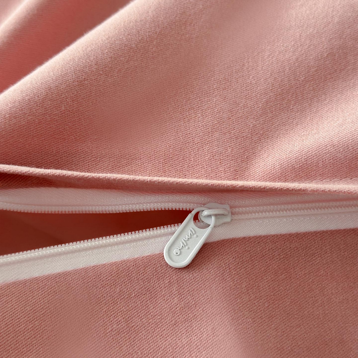 91家纺网 家纺一手货源 找家纺 涵宸家纺 2025新款全棉磨毛印花四件套-雅漾 花禧-红