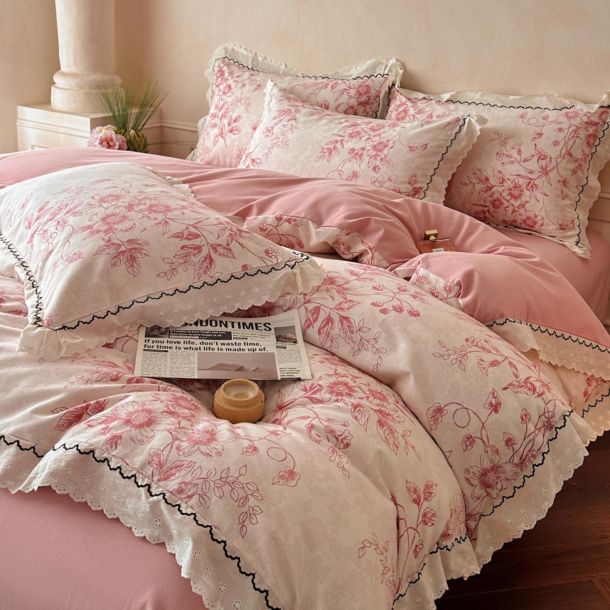 91家纺网 家纺一手货源 找家纺 涵宸家纺 2025新款全棉磨毛印花四件套-雅漾 花禧-红