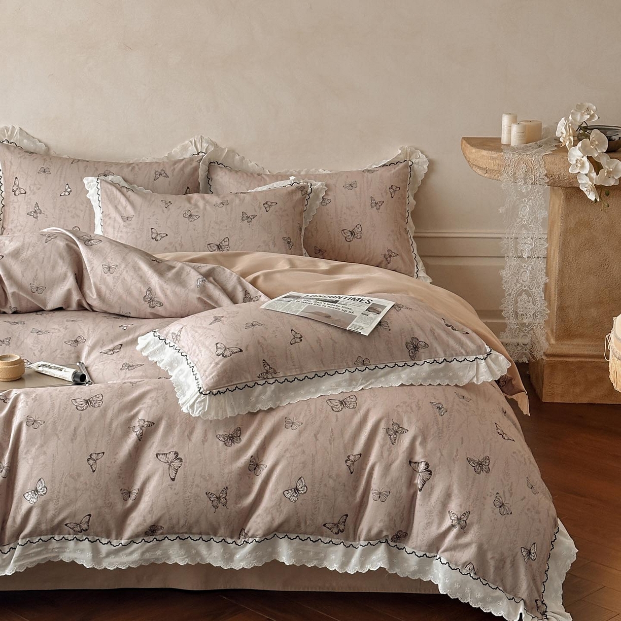 91家纺网 家纺一手货源 找家纺 涵宸家纺 2025新款全棉磨毛印花四件套-雅漾 梦蝶-咖