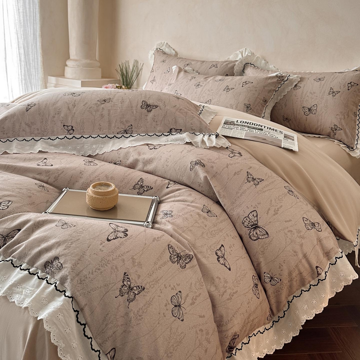 91家纺网 家纺一手货源 找家纺 涵宸家纺 2025新款全棉磨毛印花四件套-雅漾 梦蝶-咖