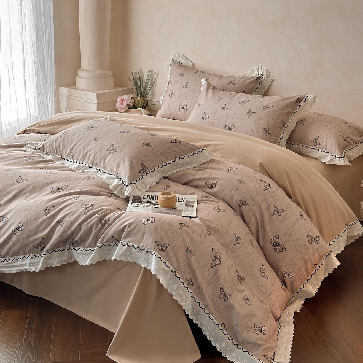 91家纺网 家纺一手货源 找家纺 涵宸家纺 2025新款全棉磨毛印花四件套-雅漾 梦蝶-咖