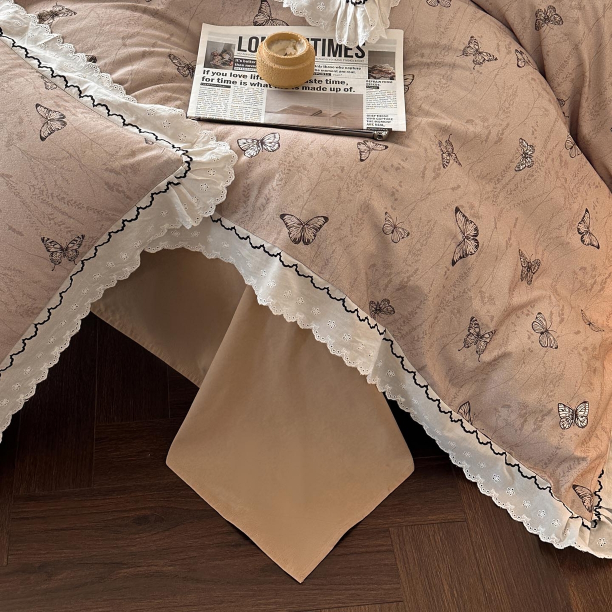 91家纺网 家纺一手货源 找家纺 涵宸家纺 2025新款全棉磨毛印花四件套-雅漾 梦蝶-咖