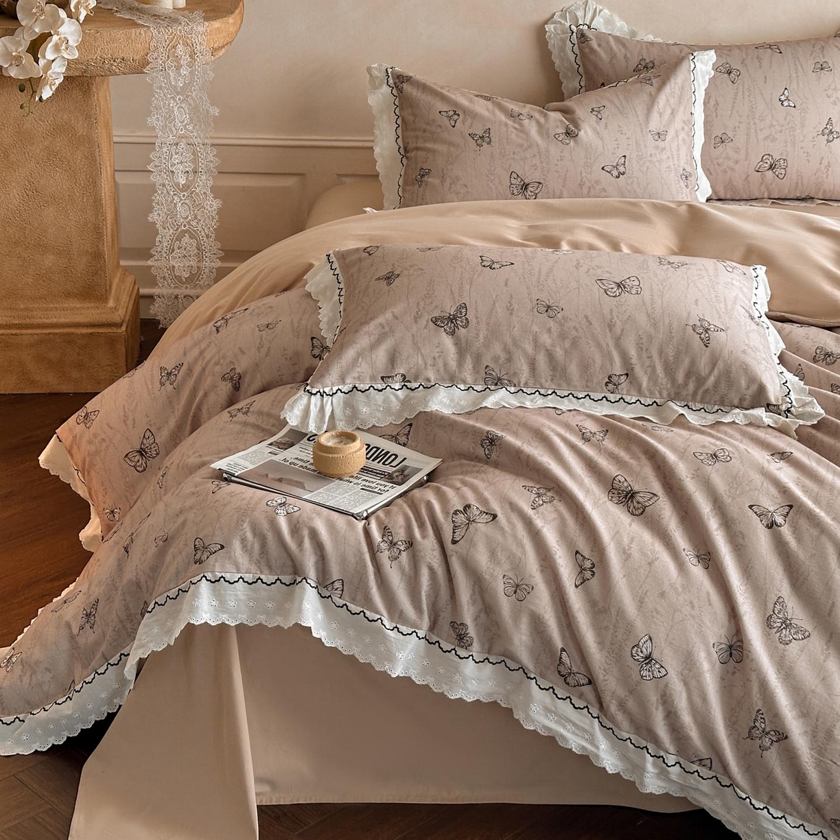 91家纺网 家纺一手货源 找家纺 涵宸家纺 2025新款全棉磨毛印花四件套-雅漾 梦蝶-咖