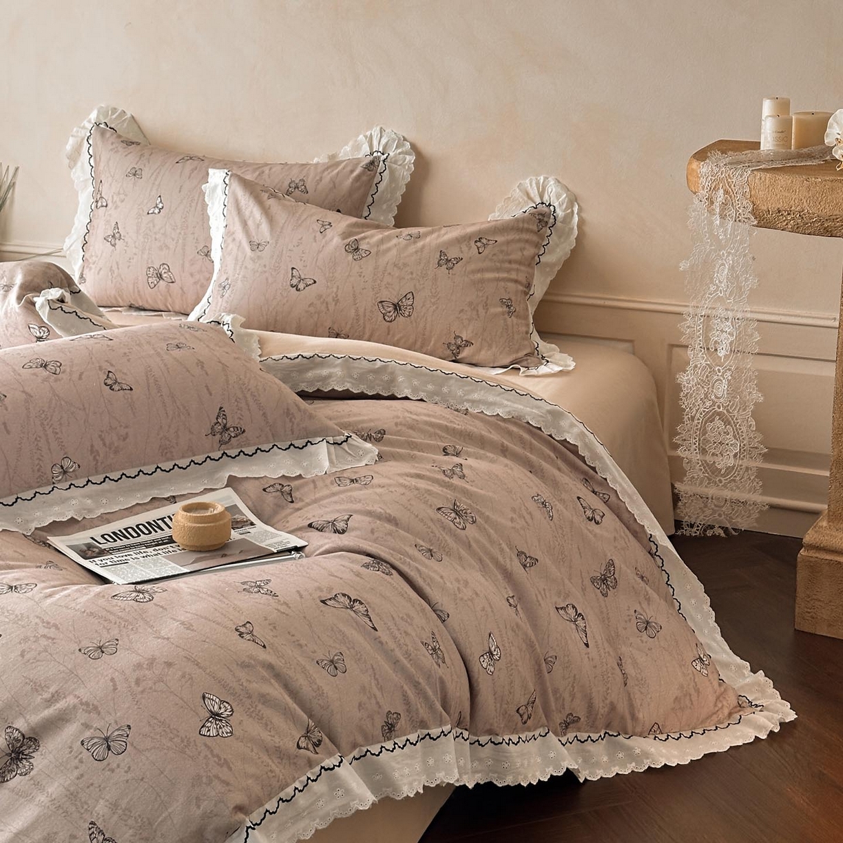 91家纺网 家纺一手货源 找家纺 涵宸家纺 2025新款全棉磨毛印花四件套-雅漾 梦蝶-咖