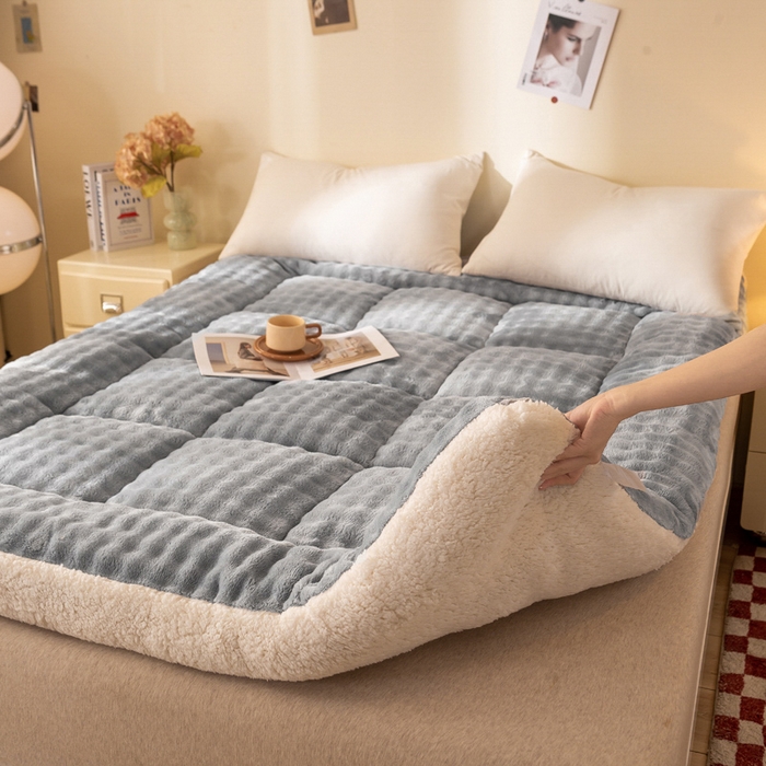 91家纺网 家纺一手货源 找家纺 米乐被业 2025新款高克重兔毛绒床垫 高级灰