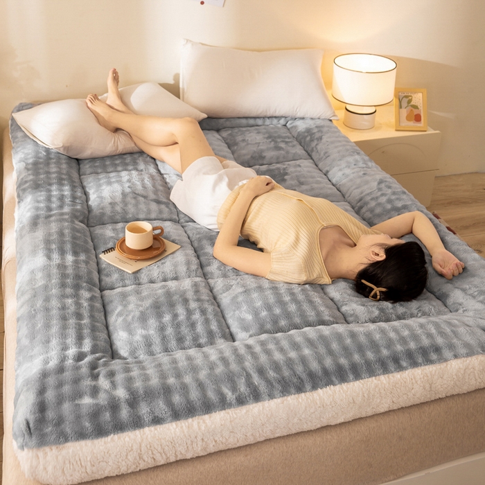 91家纺网 家纺一手货源 找家纺 米乐被业 2025新款高克重兔毛绒床垫 高级灰