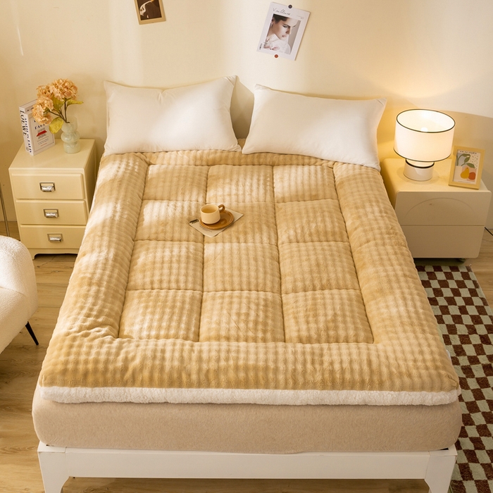 91家纺网 家纺一手货源 找家纺 米乐被业 2025新款高克重兔毛绒床垫 咖色