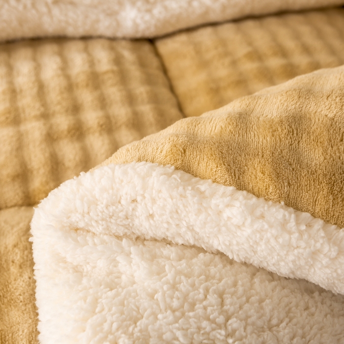 91家纺网 家纺一手货源 找家纺 米乐被业 2025新款高克重兔毛绒床垫 咖色