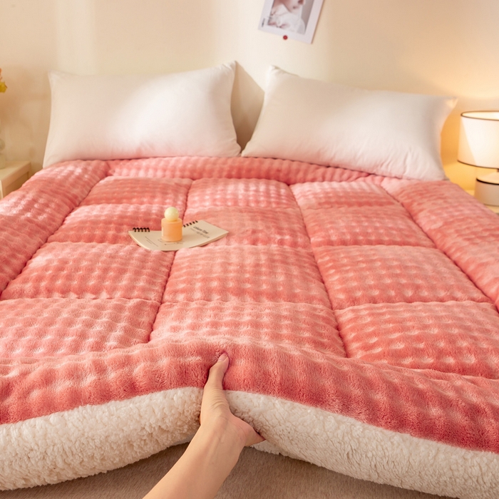 91家纺网 家纺一手货源 找家纺 米乐被业 2025新款高克重兔毛绒床垫 少女粉