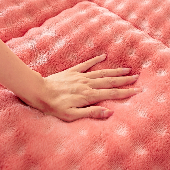 91家纺网 家纺一手货源 找家纺 米乐被业 2025新款高克重兔毛绒床垫 少女粉