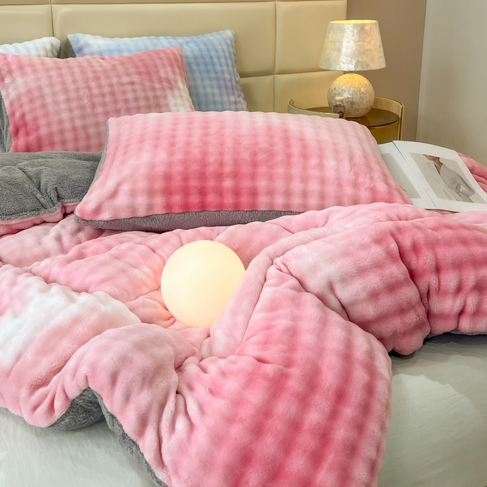 91家纺网 家纺一手货源 找家纺 米乐被业 2025新款兔毛羊羔绒冬被被子被芯 渐变粉