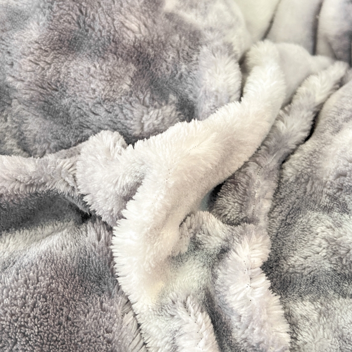 91家纺网 家纺一手货源 找家纺 米乐被业 2025新款兔毛羊羔绒冬被被子被芯 渐变灰