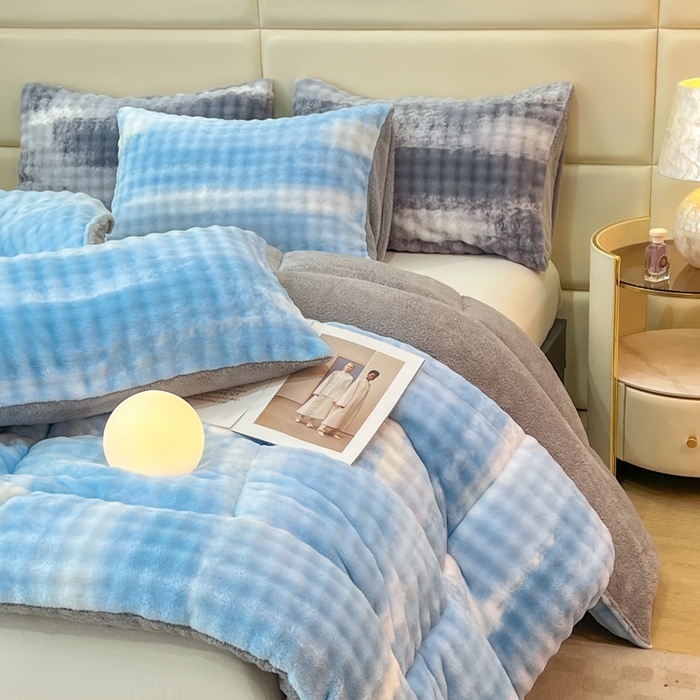 91家纺网 家纺一手货源 找家纺 米乐被业 2025新款兔毛羊羔绒冬被被子被芯 渐变蓝