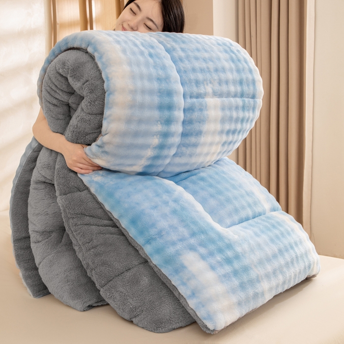 91家纺网 家纺一手货源 找家纺 米乐被业 2025新款兔毛羊羔绒冬被被子被芯 渐变蓝