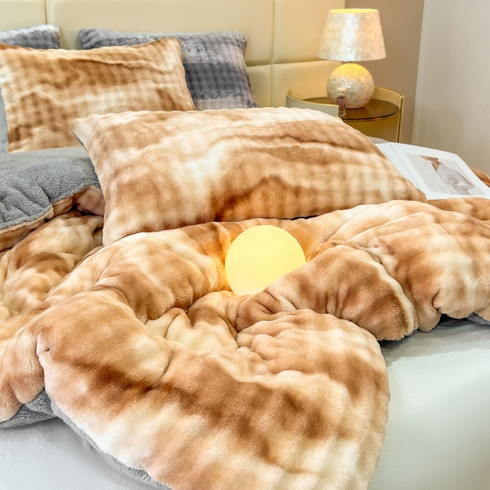 91家纺网 家纺一手货源 找家纺 米乐被业 2025新款兔毛羊羔绒冬被被子被芯 渐变奶咖