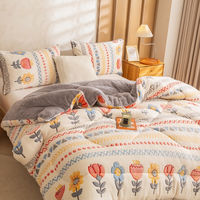 91家纺网 家纺一手货源 找家纺 米乐被业 2025新款雪花绒冬被法莱绒被子被芯波西米亚