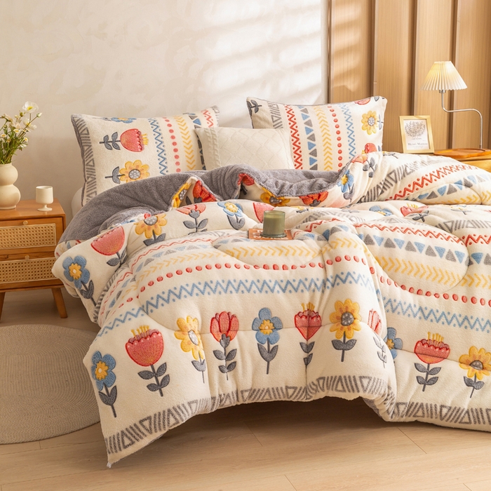 91家纺网 家纺一手货源 找家纺 米乐被业 2025新款雪花绒冬被法莱绒被子被芯波西米亚