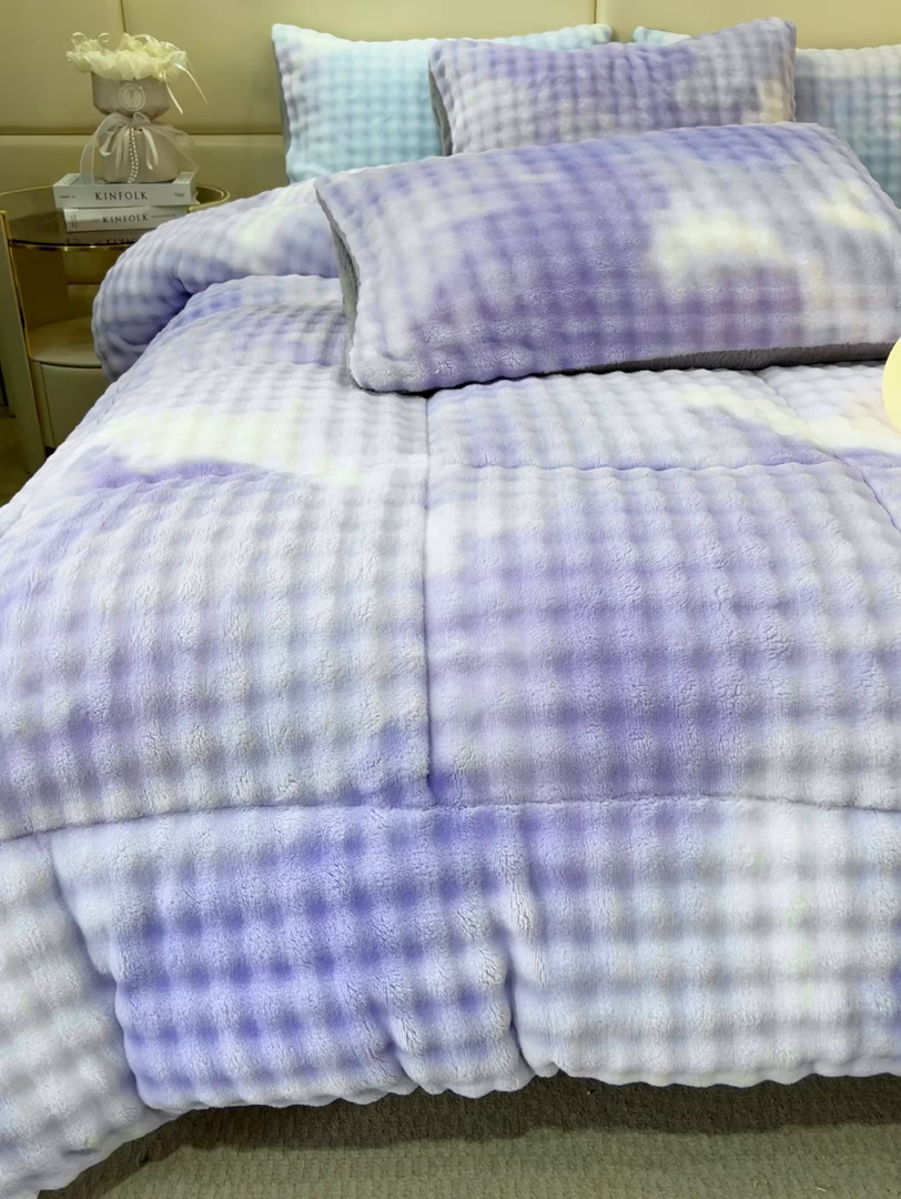 91家纺网 家纺一手货源 找家纺 米乐被业 2025新款兔毛羊羔绒冬被被子被芯 渐变紫