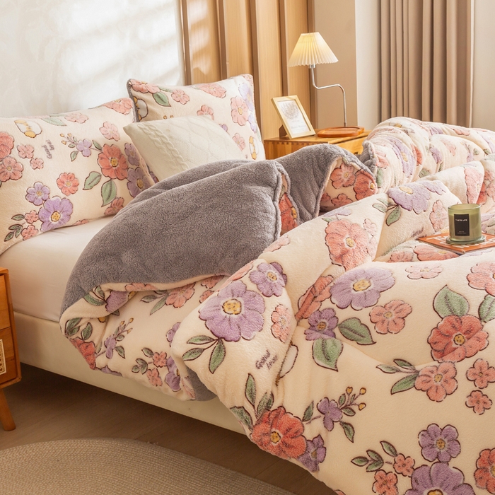 91家纺网 家纺一手货源 找家纺 米乐被业 2025新款雪花绒冬被法莱绒被子被芯花开富贵