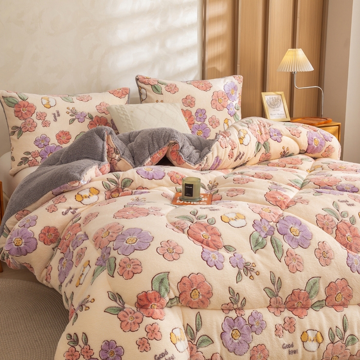 91家纺网 家纺一手货源 找家纺 米乐被业 2025新款雪花绒冬被法莱绒被子被芯花开富贵