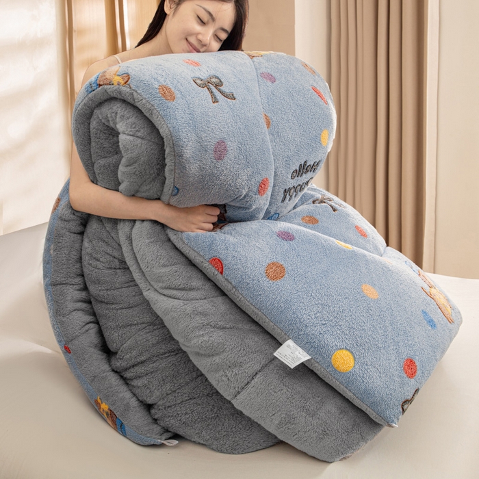 91家纺网 家纺一手货源 找家纺 米乐被业 2025新款雪花绒冬被法莱绒被子被芯幸福小狗