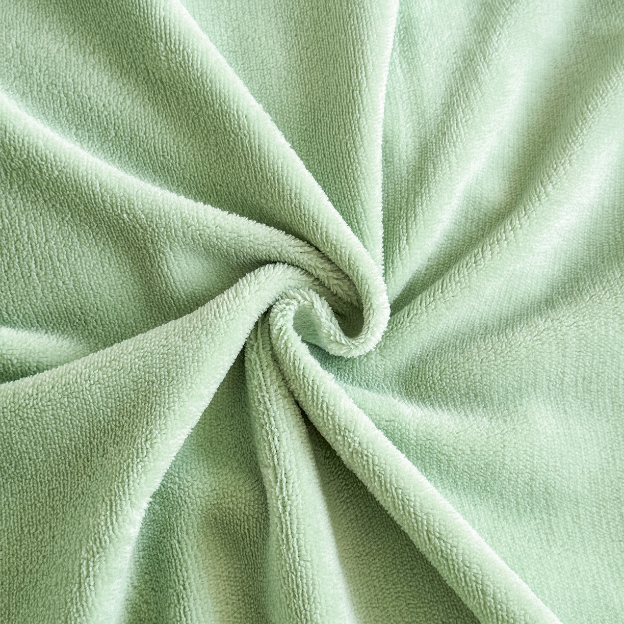 91家纺网 家纺一手货源 找家纺 恋尚羽家纺 2025新款加厚消光牛奶绒绣花四件套 手工花朵工艺款 宝宝绒 精包装 绿色