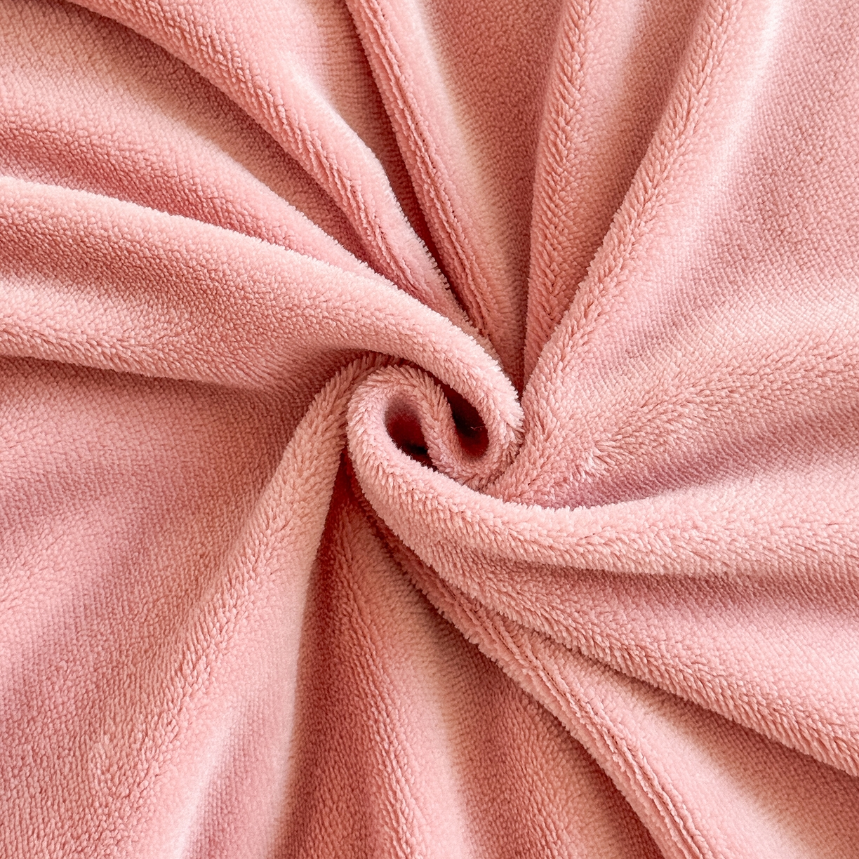 91家纺网 家纺一手货源 找家纺 （总）恋尚羽家纺 2025新款加厚消光牛奶绒绣花四件套 手工花朵工艺款 宝宝绒 精包装