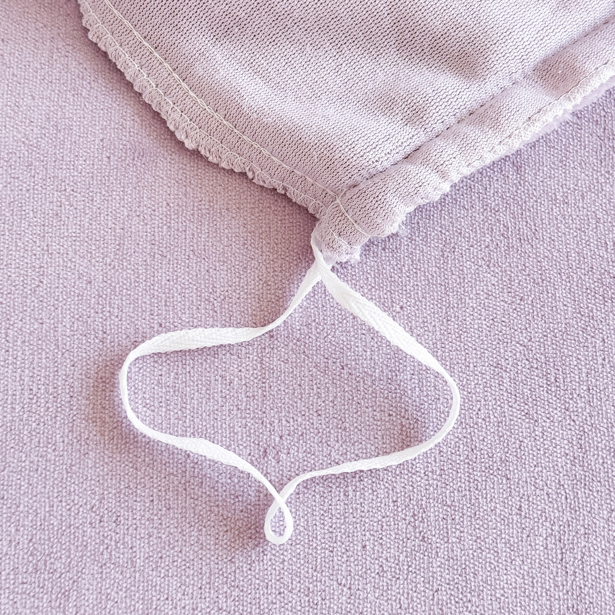 91家纺网 家纺一手货源 找家纺 恋尚羽家纺 2025新款加厚消光牛奶绒绣花四件套 手工花朵工艺款 宝宝绒 精包装 紫色