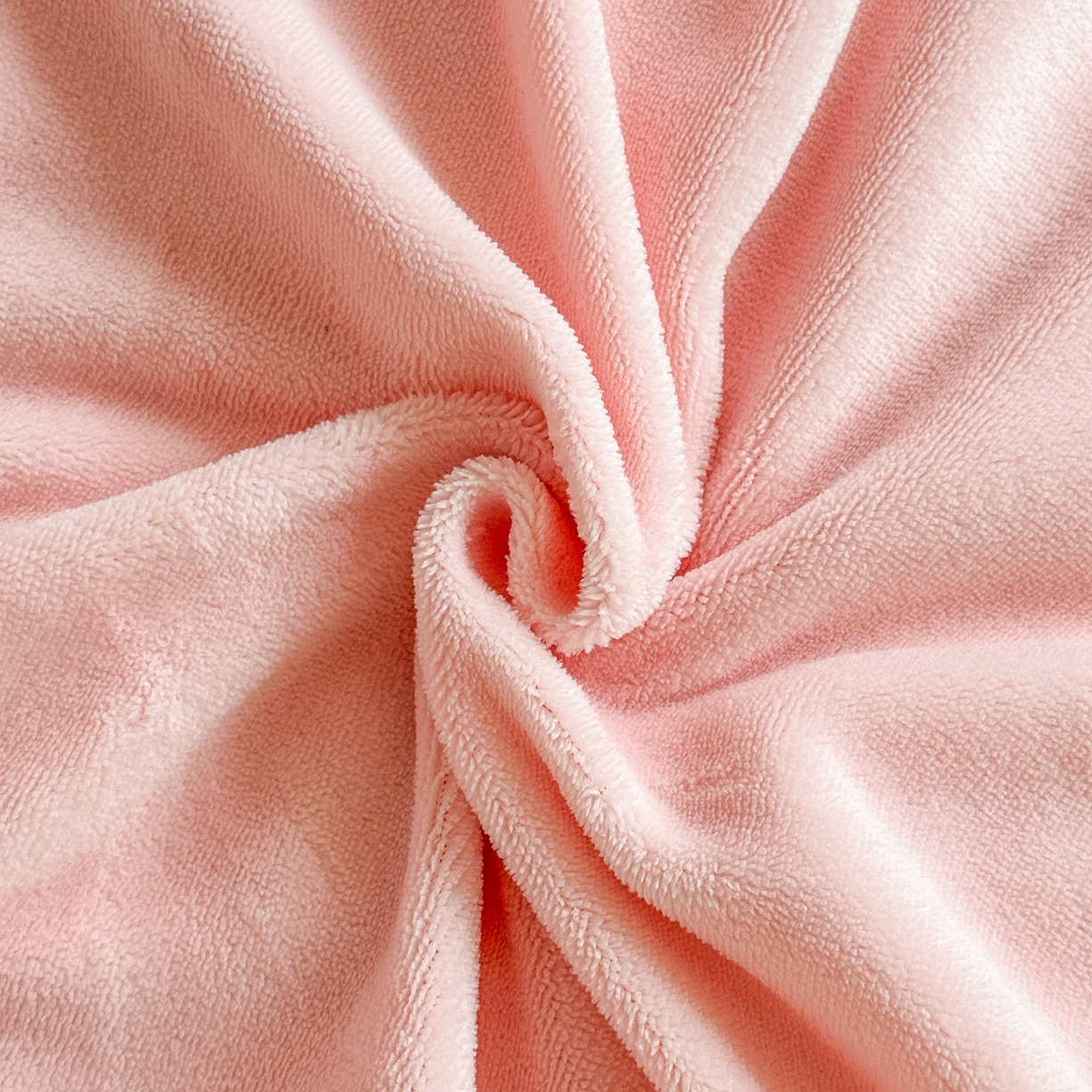 91家纺网 家纺一手货源 找家纺 恋尚羽家纺 2025新款加厚消光牛奶绒绣花四件套 手工花朵工艺款 宝宝绒 精包装 粉色