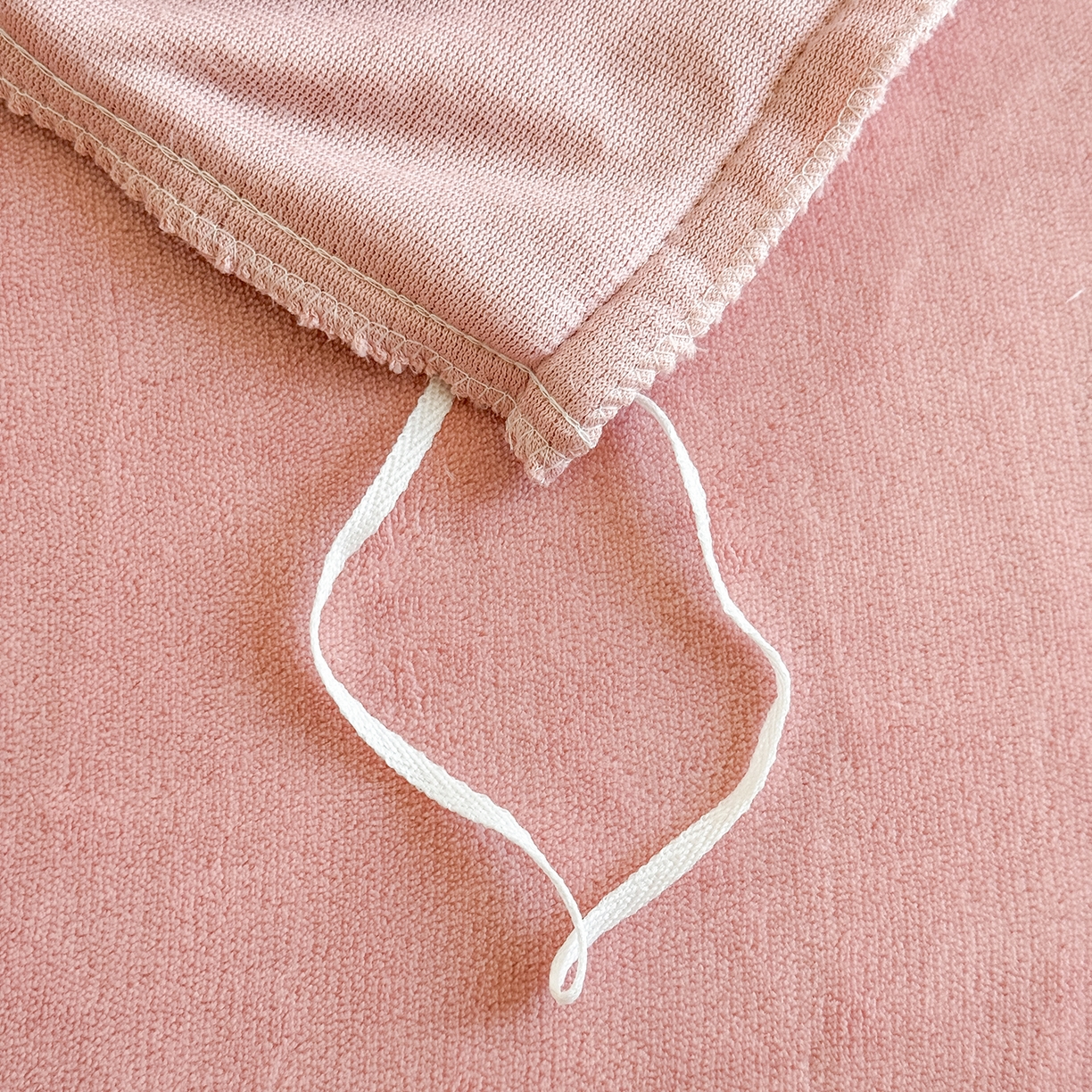 91家纺网 家纺一手货源 找家纺 恋尚羽家纺 2025新款加厚消光牛奶绒绣花四件套 手工花朵工艺款 宝宝绒 精包装 豆沙色