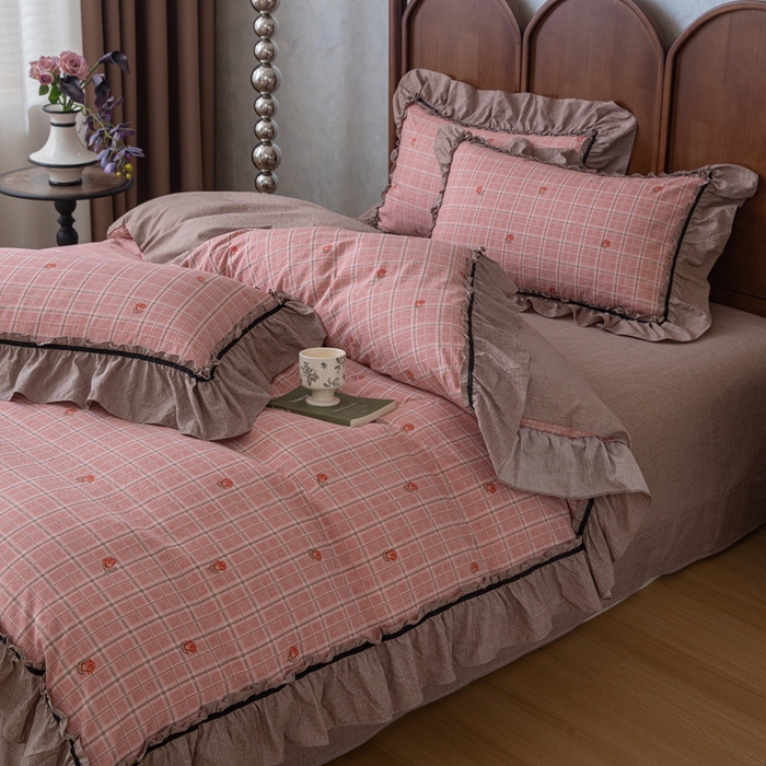 91家纺网 家纺一手货源 找家纺 芯贝儿 2025新款加厚原麻复古风亚麻皱皱双层纱水洗m花边四件套 简格--红