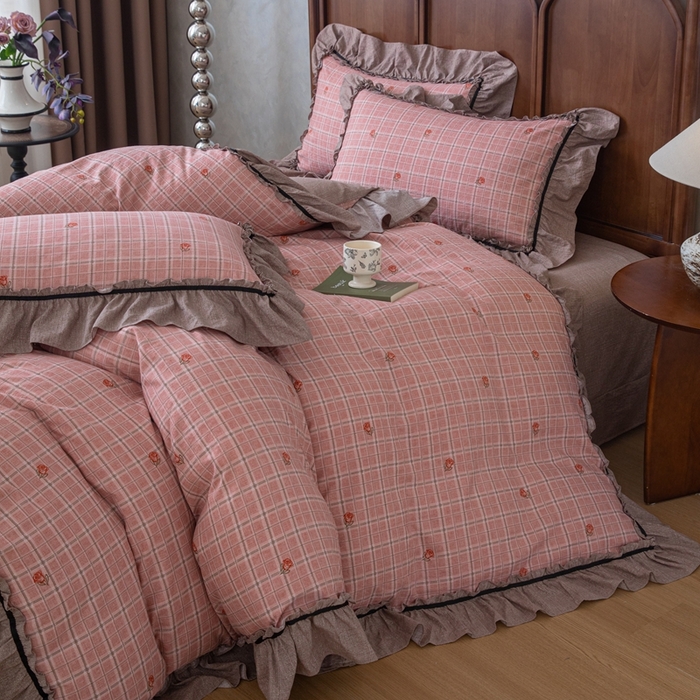 91家纺网 家纺一手货源 找家纺 芯贝儿 2025新款加厚原麻复古风亚麻皱皱双层纱水洗m花边四件套 简格--红