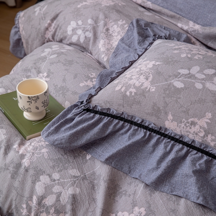 91家纺网 家纺一手货源 找家纺 芯贝儿 2025新款加厚原麻复古风亚麻皱皱双层纱水洗m花边四件套 曼妙花园