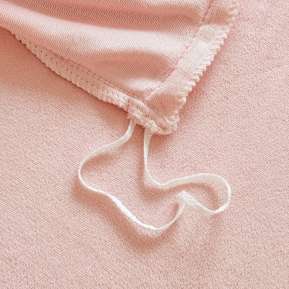 91家纺网 家纺一手货源 找家纺 恋尚羽家纺 2025新款加厚消光牛奶绒绣花四件套 手工花朵工艺款 宝宝绒 精包装 粉色